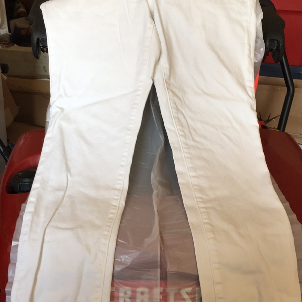 White skinny jeans
